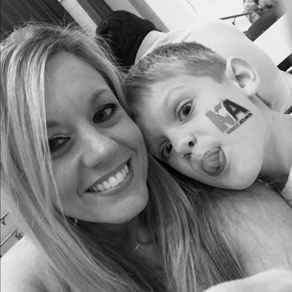 Meet your Posher, Dori - Picture 2 of 3